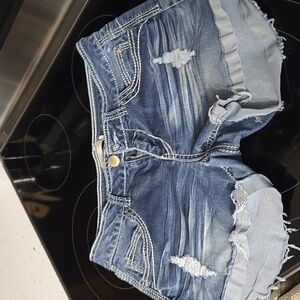 No boundaries shorts